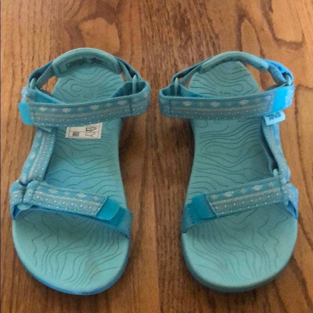Girl’s Teva sandals size 2